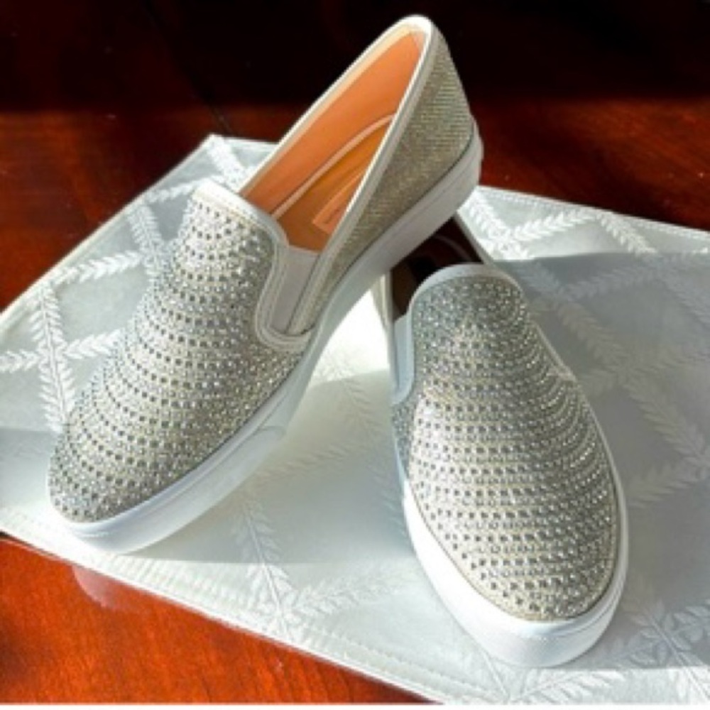 INC Sneakers SAMME Rhinestones Soft Gold Domes Padded Insole Rubber NEW Sz 7M
